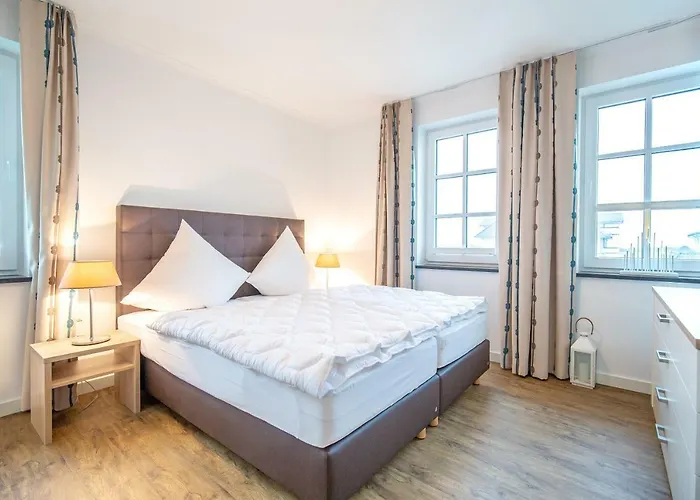 Dünenrose 4 Wolkenlos * Börgerende-Rethwisch